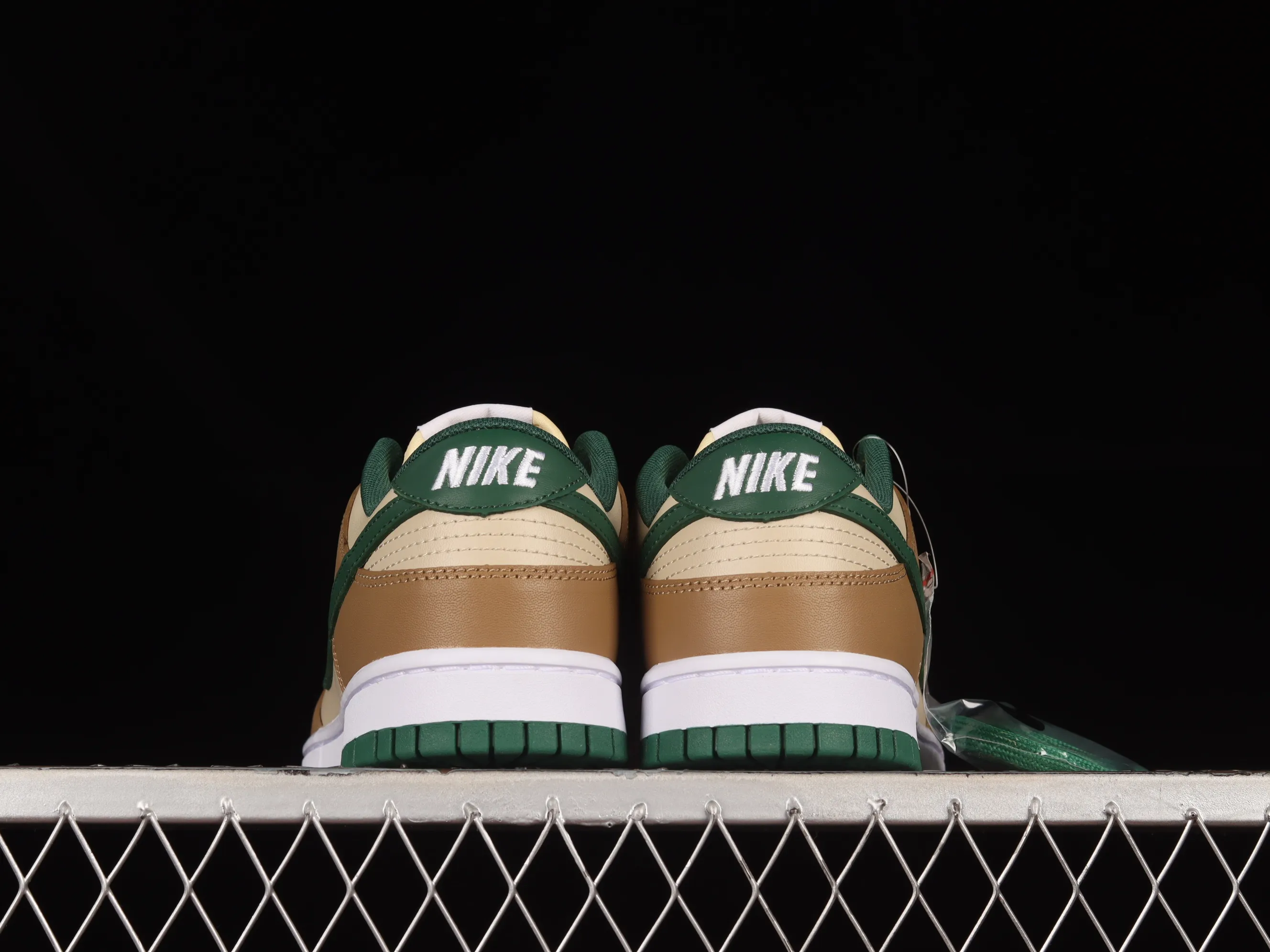 All Categories Nk SB Dunk Series Nk SB Dunk Low Low-top sneakers Nk Dunk Low "Tans" Retro Green" SB low-top sports and leisure sneakers FB7160-231